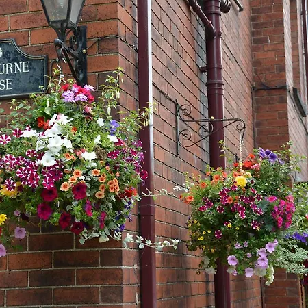 Ashbourne House Bed & Breakfast 4*