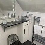 Ashbourne House Bed & Breakfast 4*