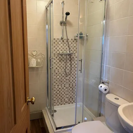 Ashbourne House 4*