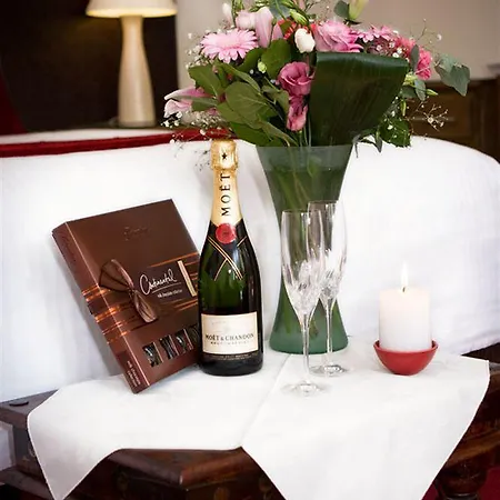 Ashbourne House 4*