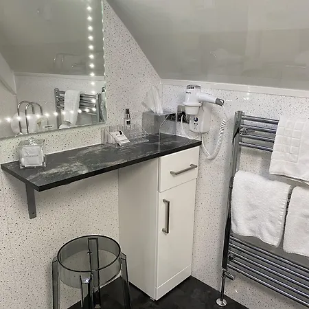 Ashbourne House فندق مبيت وإفطار 4*