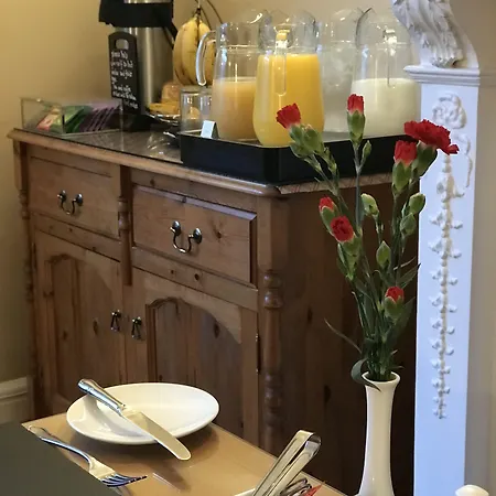 Ashbourne House 4*