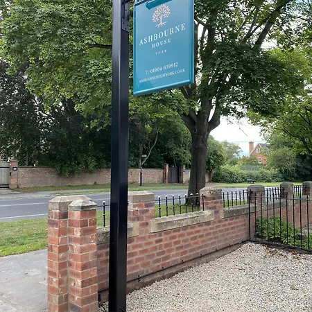 B&B Ashbourne House 4*