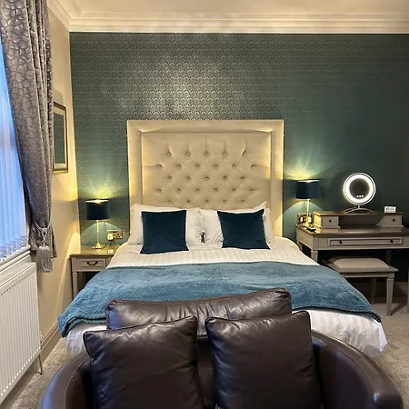 Ashbourne House 4*