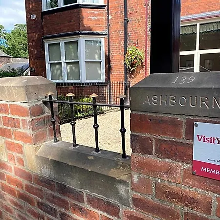 Ashbourne House 4* York