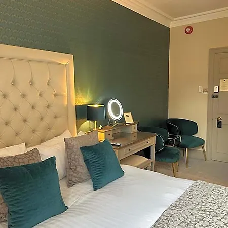 B&B Ashbourne House 4*