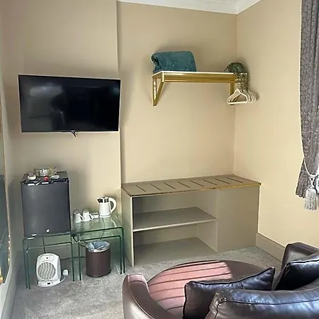 B&B Ashbourne House