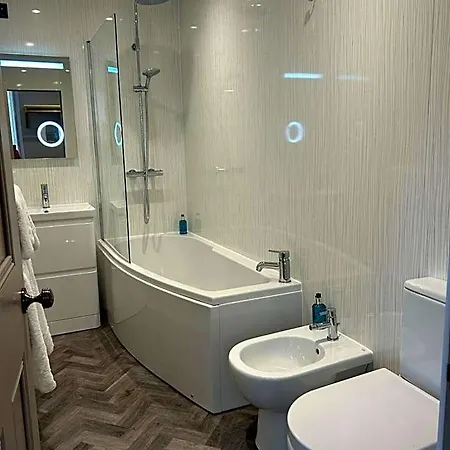 Ashbourne House 4* يورك