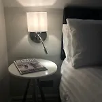 Bed & Breakfast Ashbourne House 4*