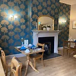 Ashbourne House 4*