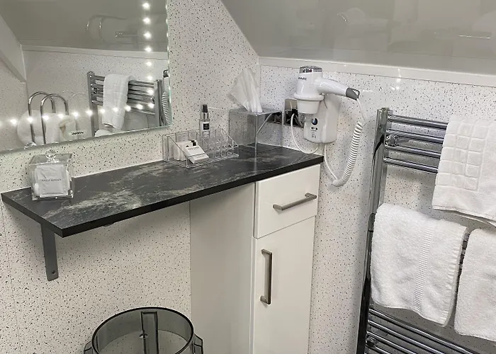 阿什伯恩酒店 住宿加早餐酒店 4*